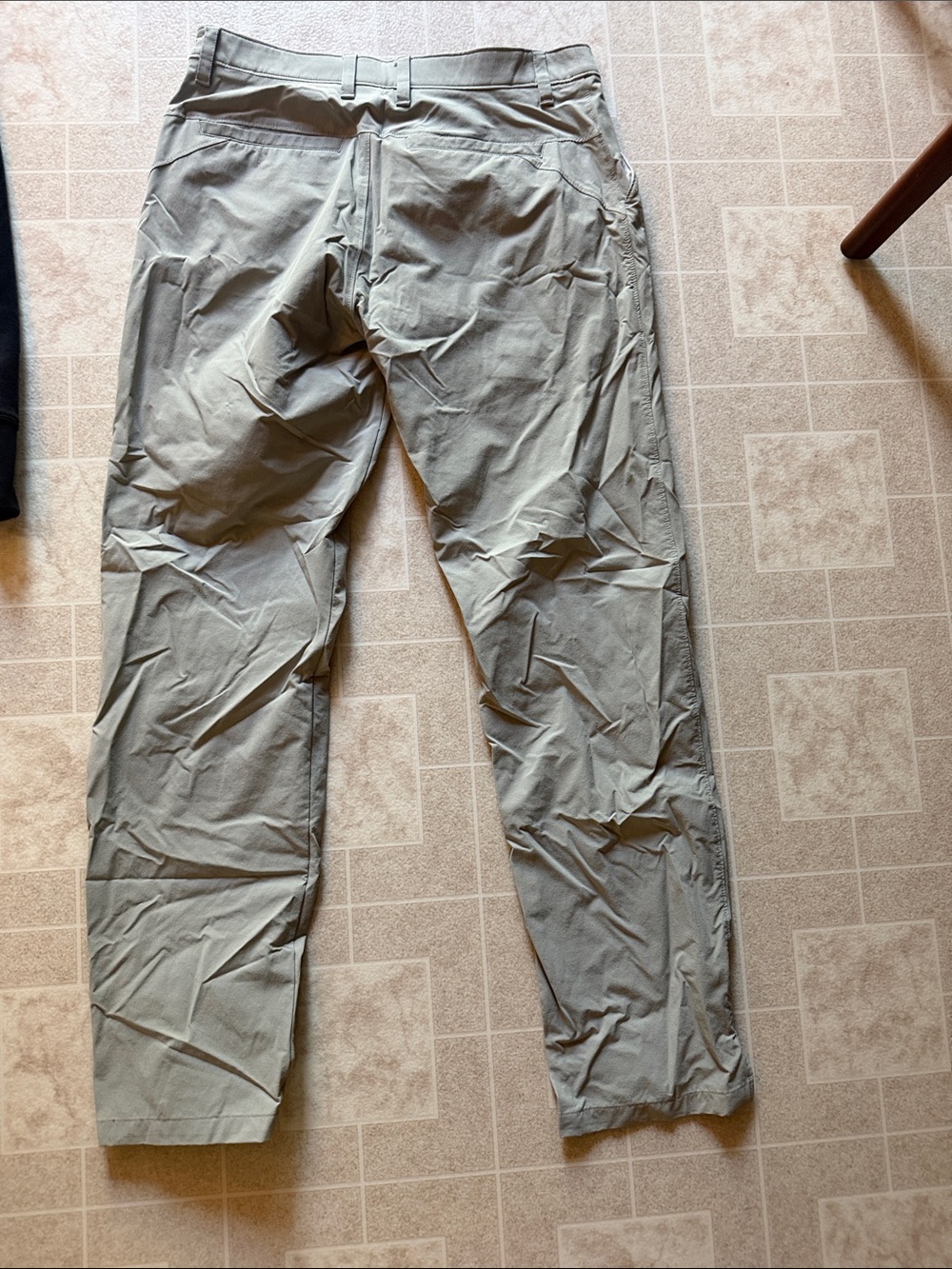 Oakley Men's Tan Performance Chinos - Picture 5 of 5